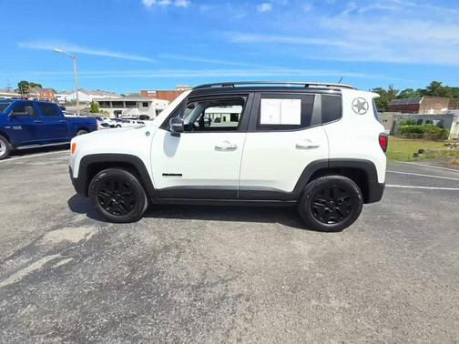 2017 Jeep Renegade Trailhawk
