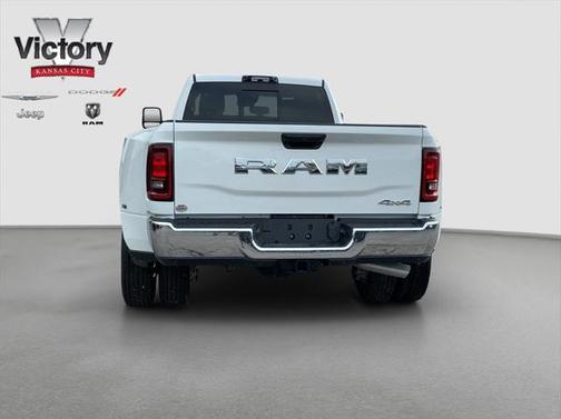 2025 RAM 3500 Tradesman Crew Cab 4x4 8' Box