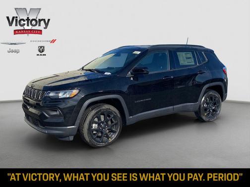 Diamond Black Crystal Pearlcoat 2026 Jeep Compass Latitude