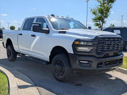 2025 RAM 2500 Tradesman Crew Cab 4x4 6'4' Box