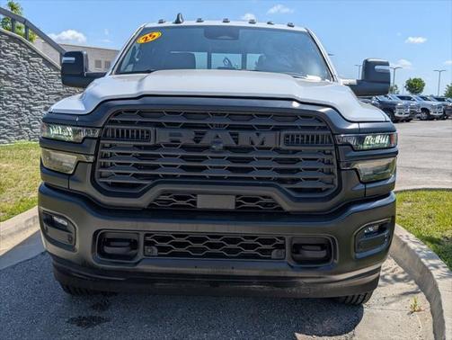 2025 RAM 2500 Tradesman Crew Cab 4x4 6'4' Box