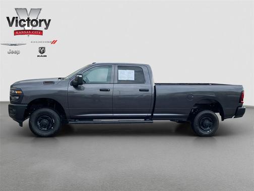 2025 RAM 2500 Tradesman Crew Cab 4x4 8' Box