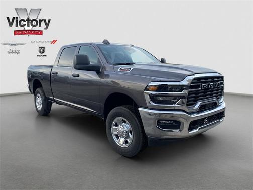 2025 RAM 2500 Tradesman Crew Cab 4x4 6'4' Box