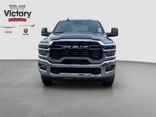 2025 RAM 2500 Tradesman Crew Cab 4x4 6'4' Box