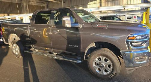 2025 RAM 2500 Big Horn Crew Cab 4x4 6'4' Box