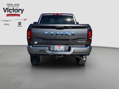 2025 RAM 2500 Big Horn Crew Cab 4x4 6'4' Box