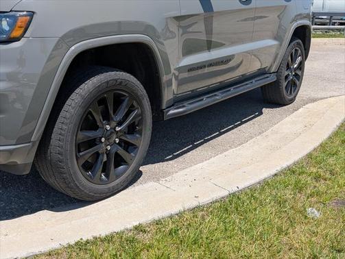 2021 Jeep Grand Cherokee Laredo