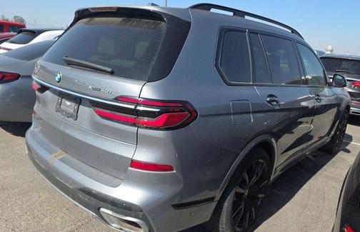 Skyscraper Grey Metallic 2024 BMW X7 xDrive40i