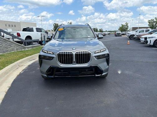 Skyscraper Grey Metallic 2024 BMW X7 xDrive40i