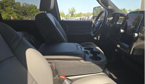 2025 RAM 2500 Tradesman Crew Cab 4x4 8' Box