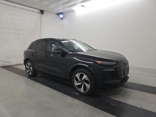 Mythos Black Metallic 2025 Audi Q6 e-tron Premium Plus quattro