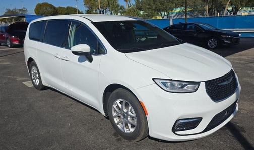 2023 Chrysler Pacifica Touring L