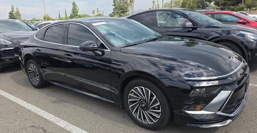 2024 Hyundai SONATA Hybrid Limited