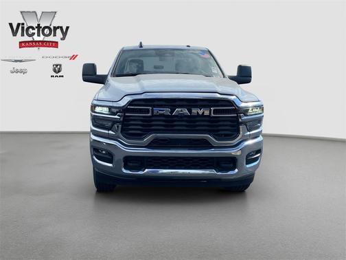 2025 RAM 2500 Tradesman Crew Cab 4x4 6'4' Box