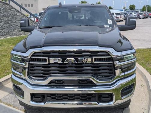 2025 RAM 2500 Tradesman Crew Cab 4x4 6'4' Box