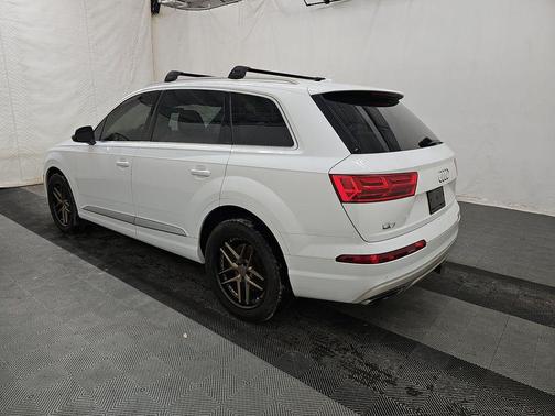 Glacier White 2018 Audi Q7 3.0T Prestige