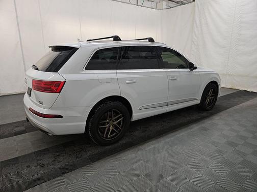 Glacier White 2018 Audi Q7 3.0T Prestige
