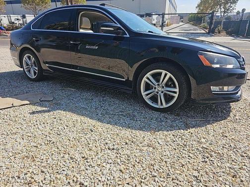 2015 Volkswagen Passat 3.6L V6 DSG SEL Premium