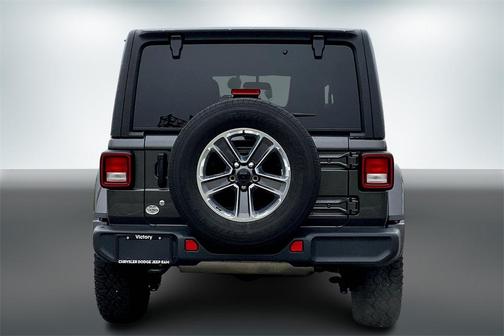 Photo 4 of 32 of 2020 Jeep Wrangler Unlimited Sahara