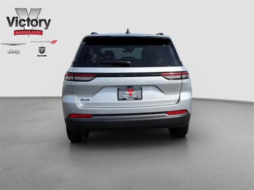 2026 Jeep Grand Cherokee Altitude