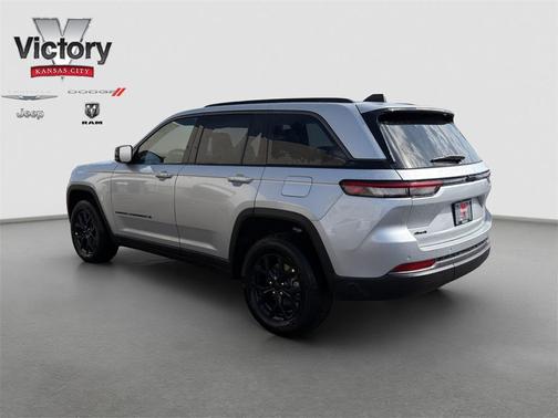 2026 Jeep Grand Cherokee Altitude