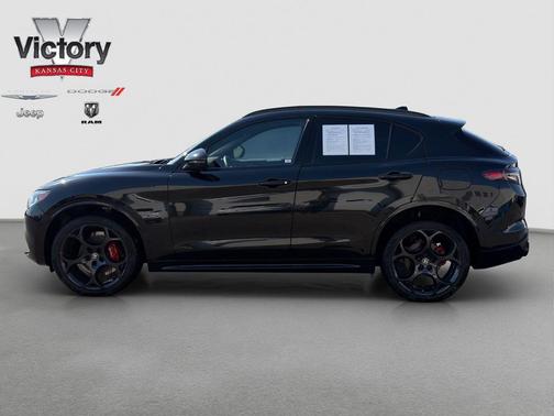 Vulcano Black Metallic 2024 Alfa Romeo Stelvio Ti