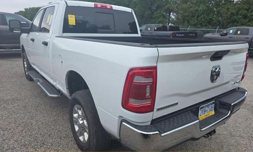 Bright White Clearcoat 2024 RAM 2500 Big Horn Crew Cab 4x4 6'4' Box