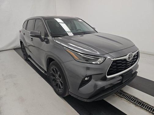 2022 Toyota Highlander LE