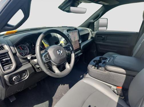 2025 RAM 2500 Tradesman Crew Cab 4x4 6'4' Box