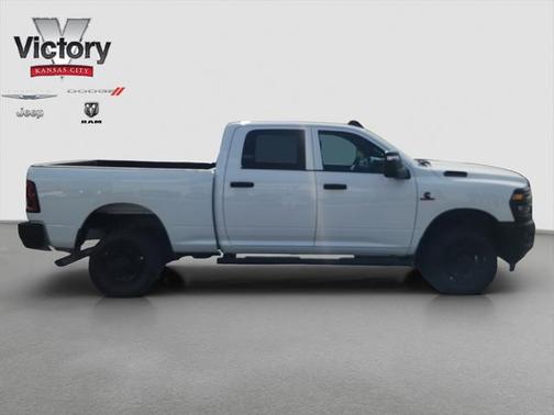 2025 RAM 2500 Tradesman Crew Cab 4x4 6'4' Box