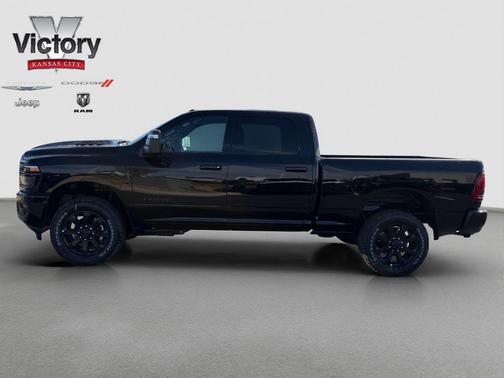 Diamond Black Crystal Pearlcoat 2026 RAM 2500 Laramie Crew Cab 4x4 6'4' Box