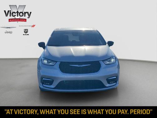 Silver Mist Clearcoat 2026 Chrysler Pacifica L