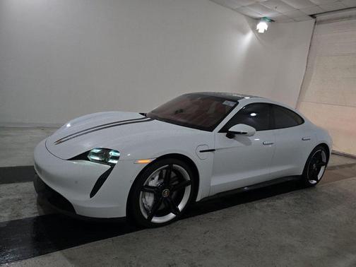2020 Porsche Taycan Turbo
