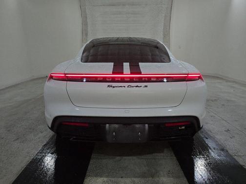 2020 Porsche Taycan Turbo