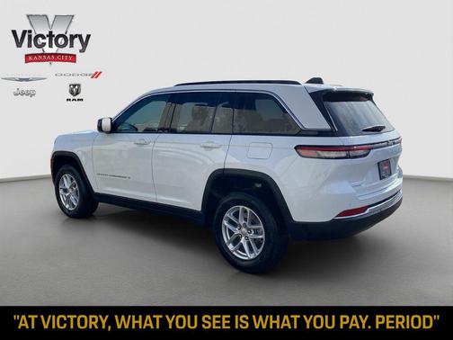 Bright White Clearcoat 2026 Jeep Grand Cherokee Altitude