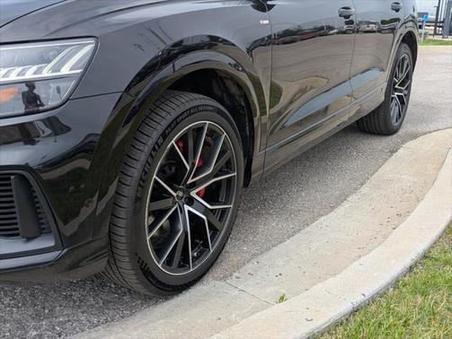 2022 Audi Q8 55 Premium Plus