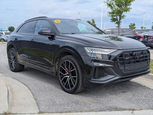 2022 Audi Q8 55 Premium Plus