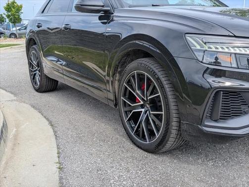2022 Audi Q8 55 Premium Plus