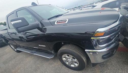 Diamond Black Crystal Pearlcoat 2025 RAM 2500 Big Horn Crew Cab 4x4 6'4' Box
