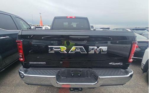Diamond Black Crystal Pearlcoat 2025 RAM 2500 Big Horn Crew Cab 4x4 6'4' Box