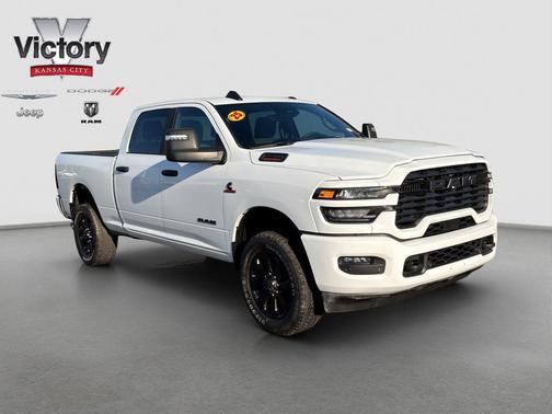 Bright White Clearcoat 2025 RAM 2500 Big Horn Crew Cab 4x4 6'4' Box