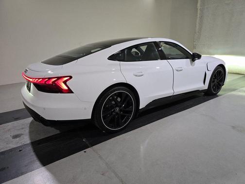 2023 Audi e-tron GT Prestige