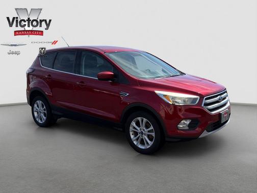 Ruby Red Metallic Tinted Clearcoat 2017 Ford Escape SE