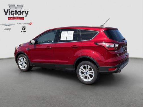 Ruby Red Metallic Tinted Clearcoat 2017 Ford Escape SE