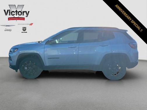 Silver Zynith Metallic Clearcoat 2026 Jeep Compass Latitude