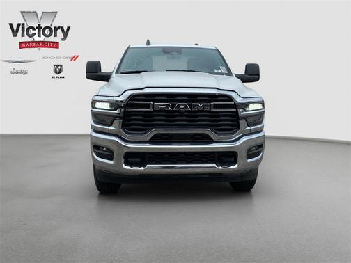 2025 RAM 2500 Tradesman Crew Cab 4x4 6'4' Box