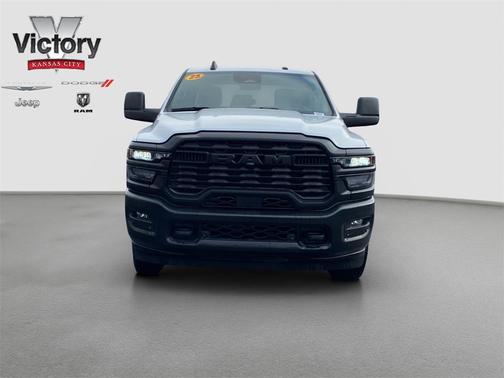 2025 RAM 2500 Tradesman Crew Cab 4x4 8' Box