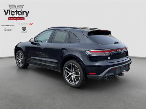 2023 Porsche Macan Base