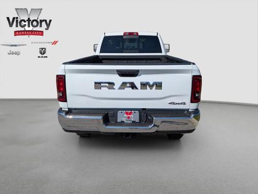 2025 RAM 2500 Tradesman Crew Cab 4x4 8' Box