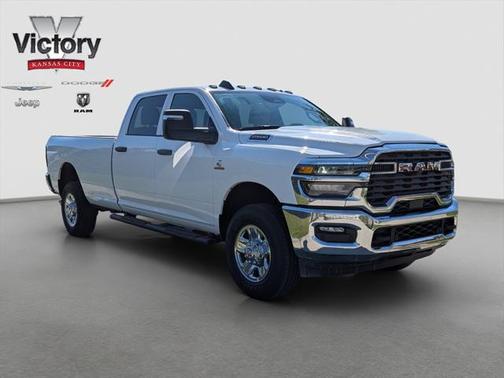 2025 RAM 2500 Tradesman Crew Cab 4x4 8' Box